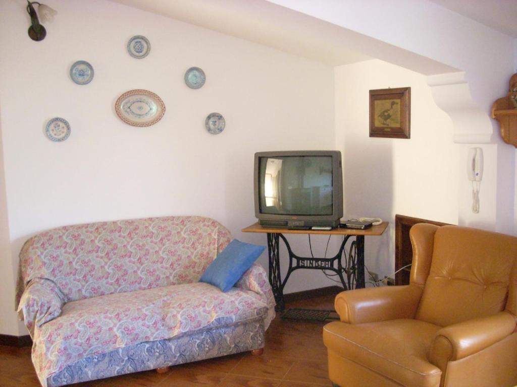 Angela Holiday Apartment room 3